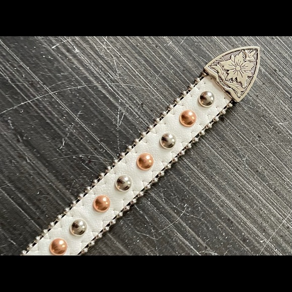 Women’s white studded cowgirl belt - Picture 4 of 4